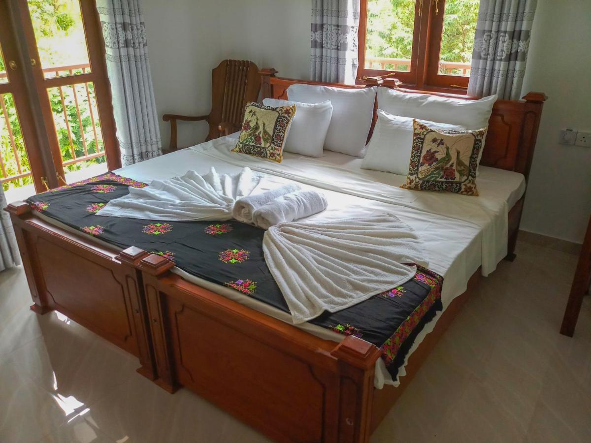 Rock Edge Residence Канди Екстериор снимка
